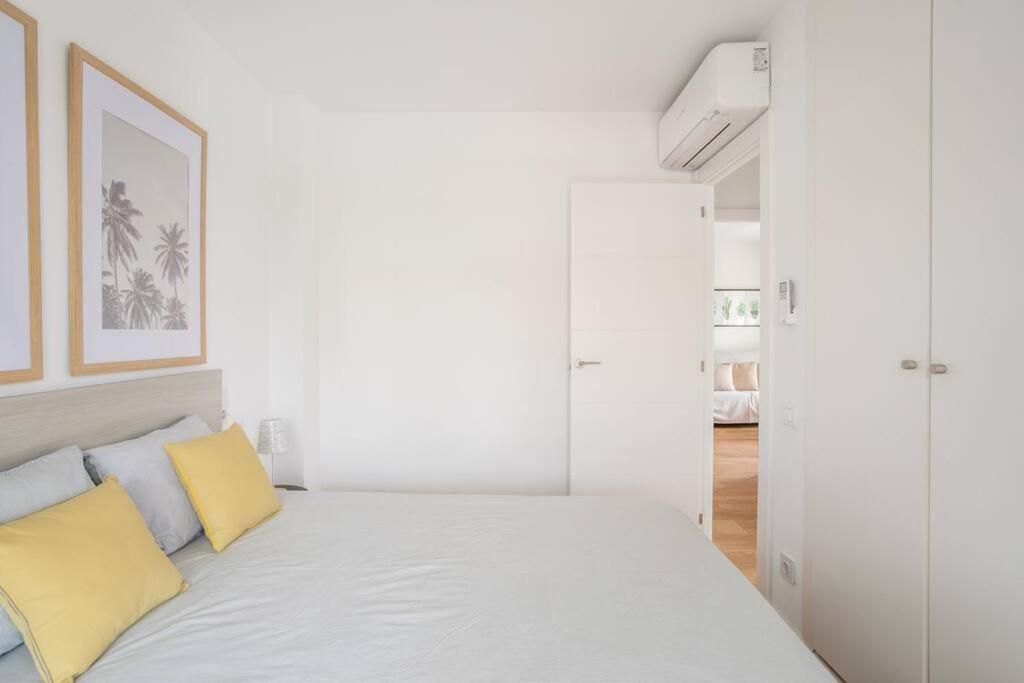 Sea View, Pool, Free Parking, Wifi, Port Aventura Apartment Salou Bagian luar foto